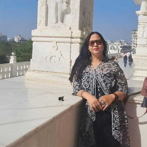 मोनिका निरापूरे 